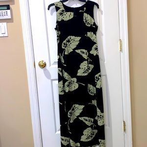 Tori, Richard, Black and green sleeveless maxi dress